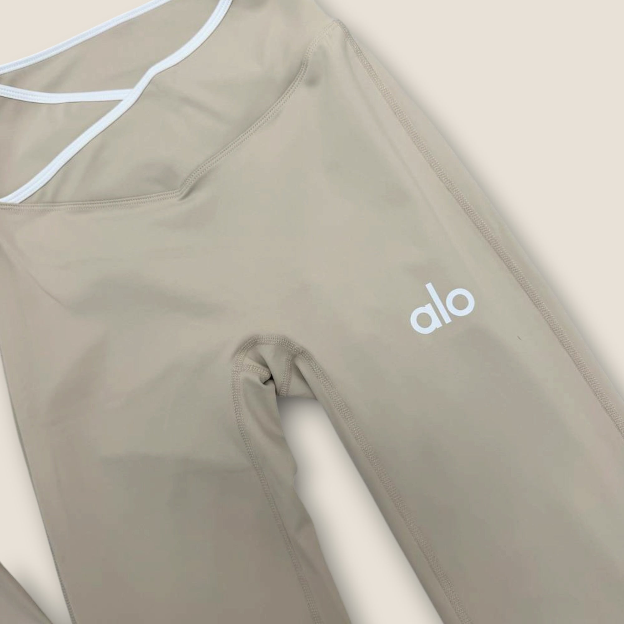 ALO WOMENS 2 PC SET