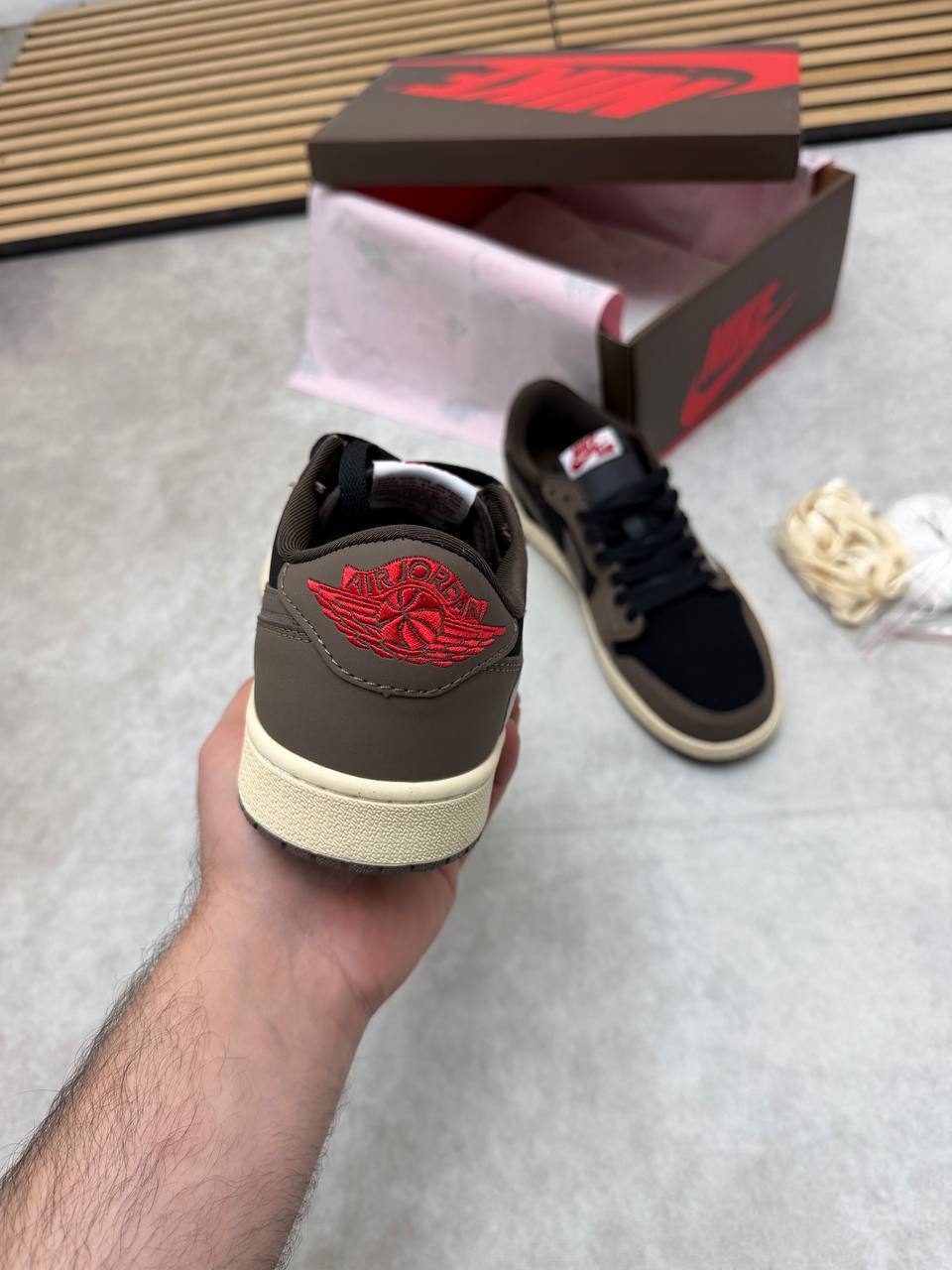Nikee Air Jordan 1 Low Travis Scot Trainers